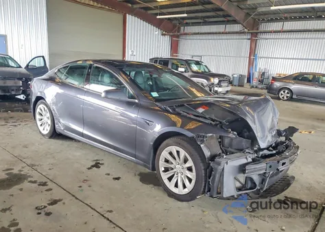 2017 Tesla Model S z USA, uszkodzony, nr VIN 5YJSA1E10HF187122
